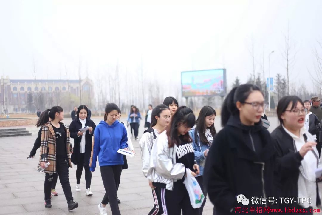 2282名考生在唐工院曹妃甸新校园参加2018年河北省高职单招考试 图2