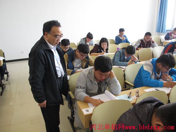 中国环境管理干部学院2015年单独招生考试顺利举行