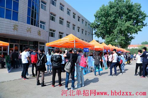唐山工业职业技术学院2015年单独招生考试圆满结束 图2
